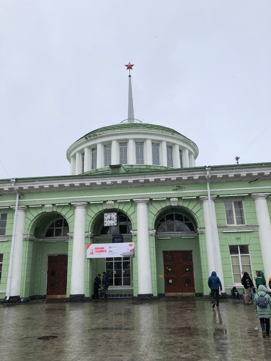 Железнодорожный вокзал в Мурманске. Фото автора.