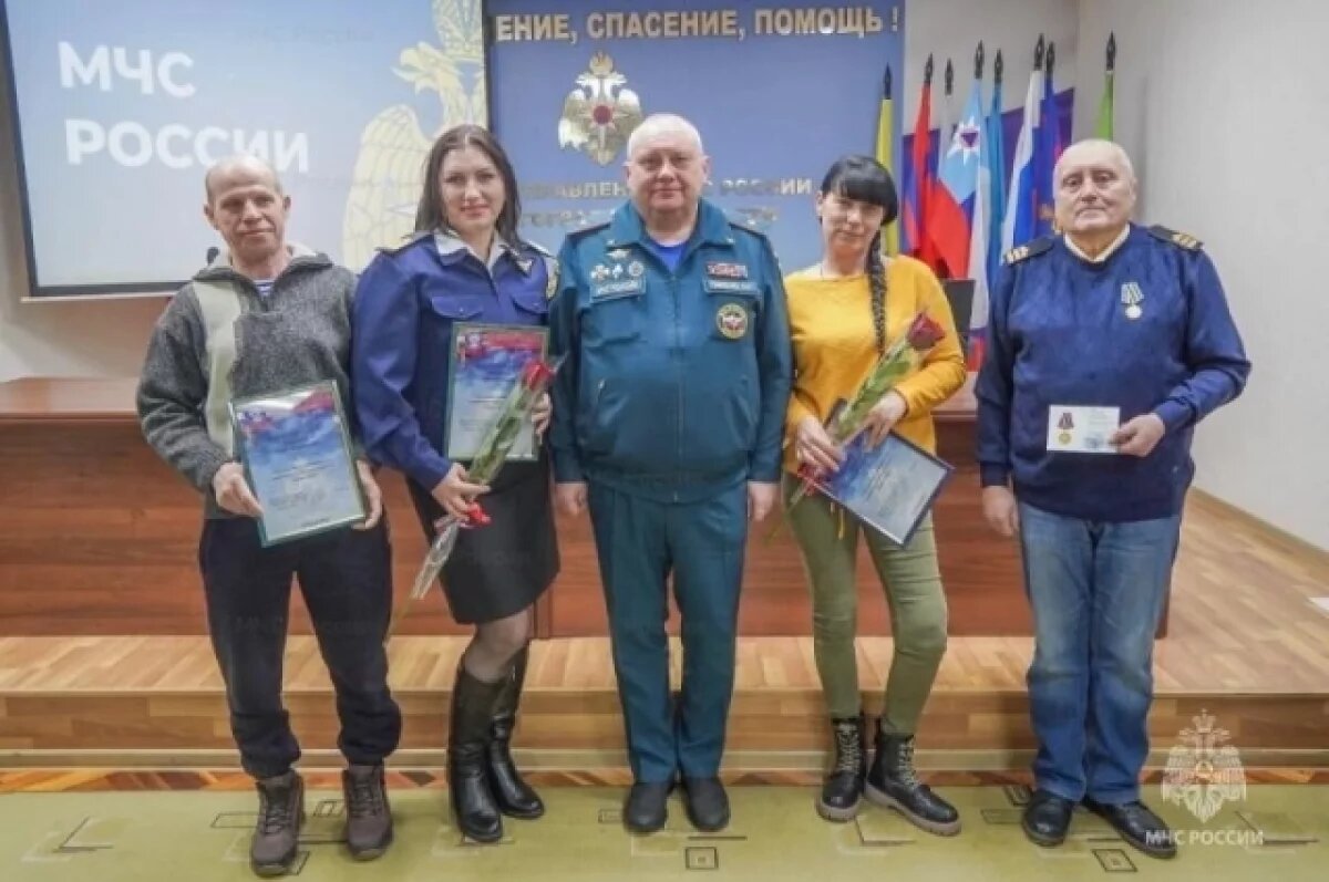    Экипаж теплохода, спасший байдарочников под Волгоградом, наградили в МЧС