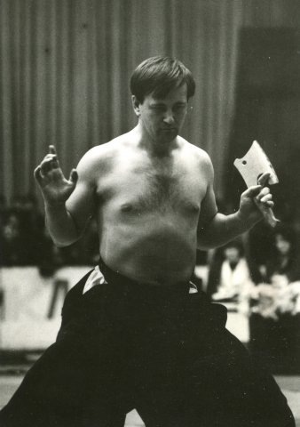 Часть цигун "железная рубашка",я демонстрировал оное цигун ещё в 1989году в полном Дворце Спорта в Минске