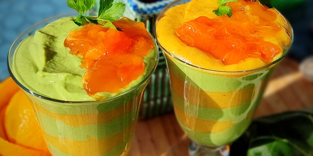 Слоеный смузи из зеленой гречки ⠀