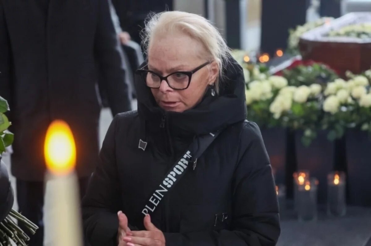    Профайлер Панкратов объяснил слезы Долиной на похоронах