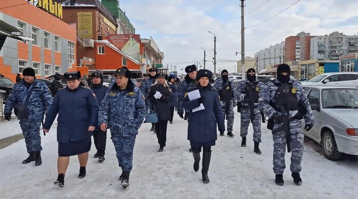 В Ростове-на-Дону закрыли рынок «Темерник» из-за нарушений. Обложка © Telegram / ГУФССП России по Ростовской области