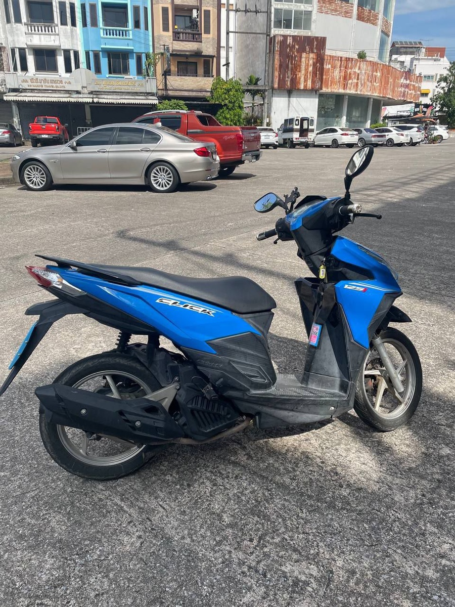 Honda Click 125i. Неплохой вариант рестайлинга.
