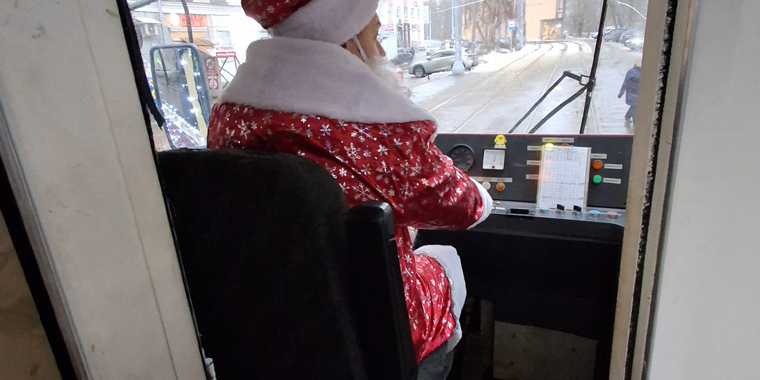 Дед Мороз рулит! То снег, то лёд, то гололёд, то метелица по дороге стелится! Репортаж из нижегородского сугроба.