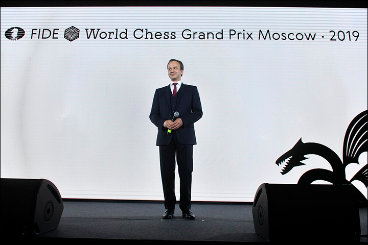    Одна у Дворковича осталась отдушина - шахматы... ФОТО: Киселёв Сергей, агентство "Москва"