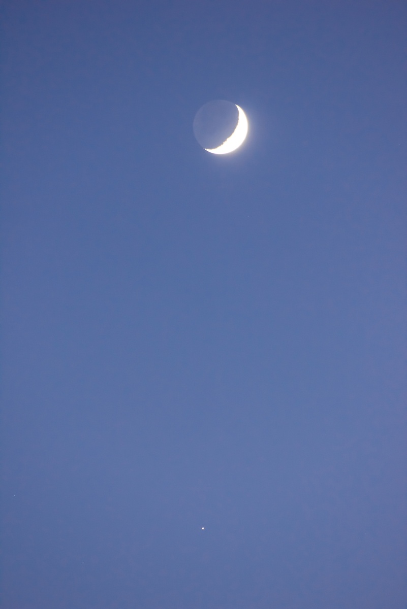 Сатурн и Луна вечером 23 января 2026 года, фото Тимофея Илюшина