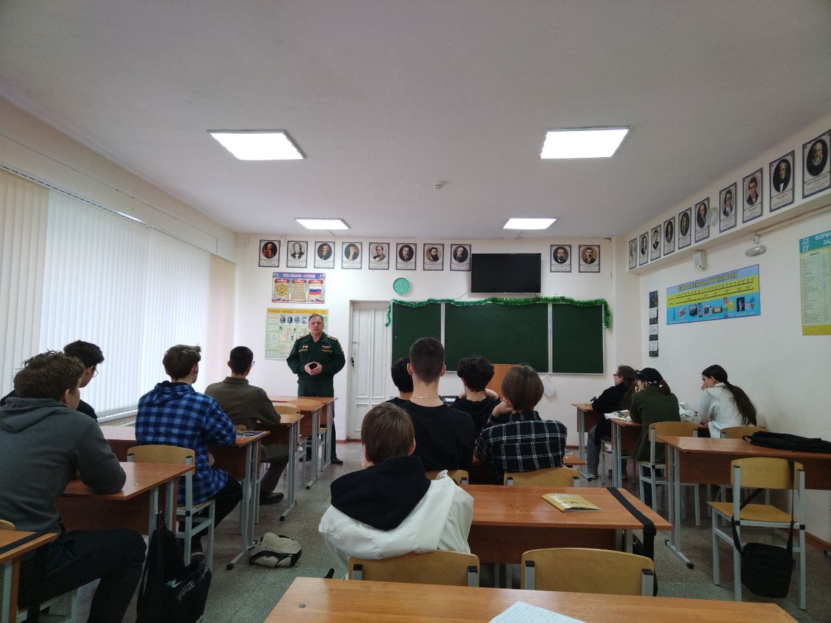 Беседа со студентами-первокурсниками Председателя Общественного совета Е.А. Григоренко