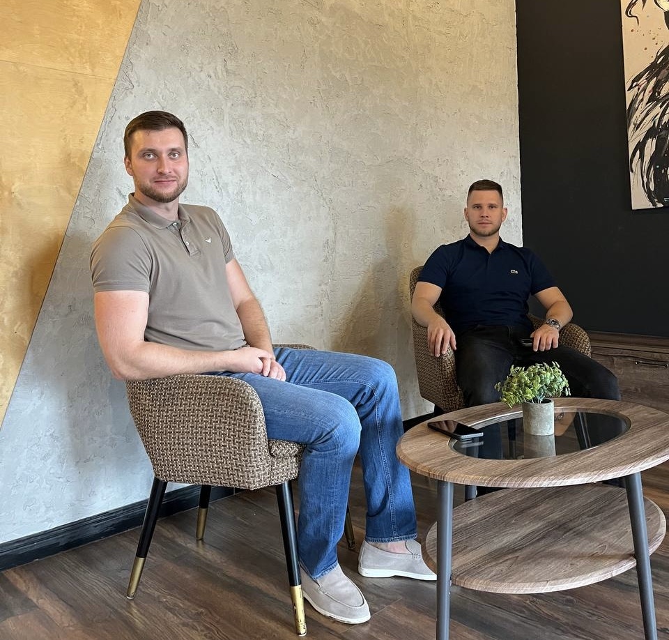 Деньги приходят не к тем, кто всё понимает, а к тем, кто решается.