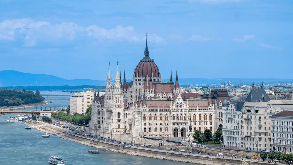 Венгрия: Полный практический гид по деньгам — как платить в 2026 году