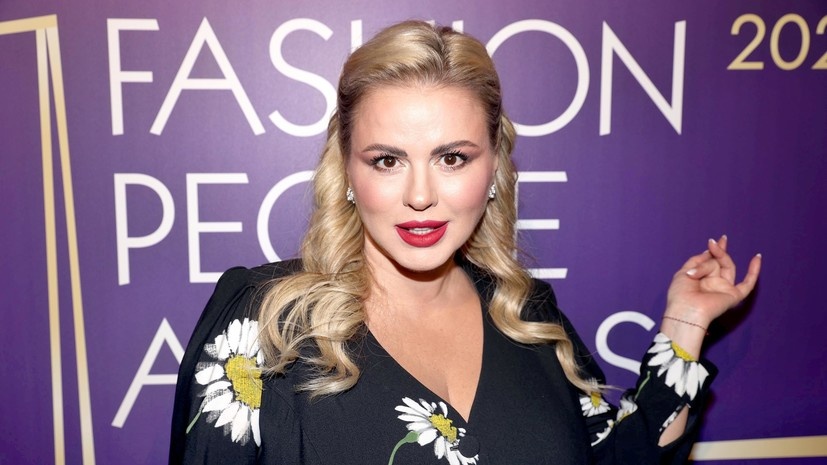     Певица, актриса и фигуристка Анна Семенович Legion-Media Persona Stars