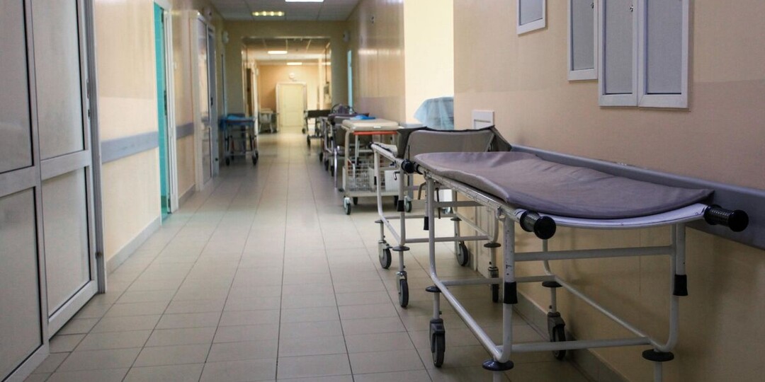 Больницу в Якутии, где женщина родила в холле приемного отделения, проверят