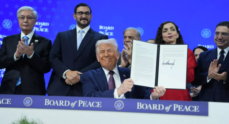 Илл.: Президент США Дональд Трамп после подписания устава «Совета мира» в Давосе. Источник фото: РИА Новости