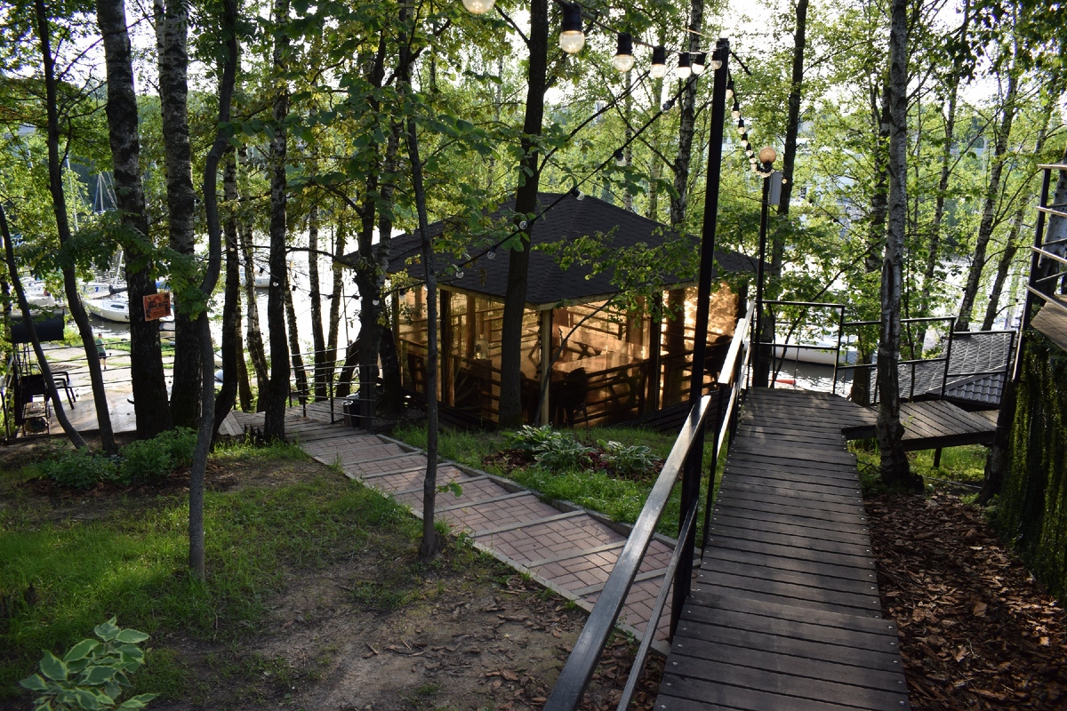 Беседка для пикника в яхт-клубе Ореховая Бухта