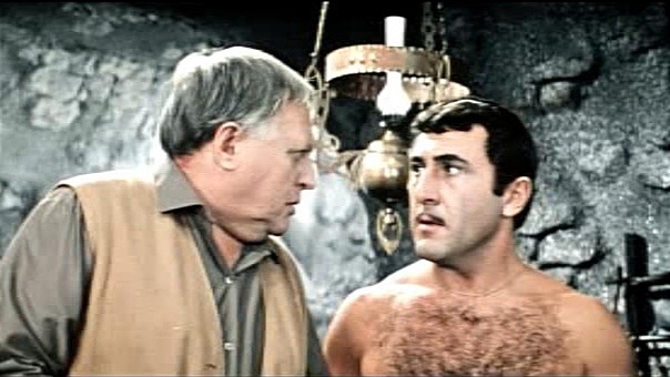 Был ли Шеф из "Бриллиантовой руки" агентом КГБ?