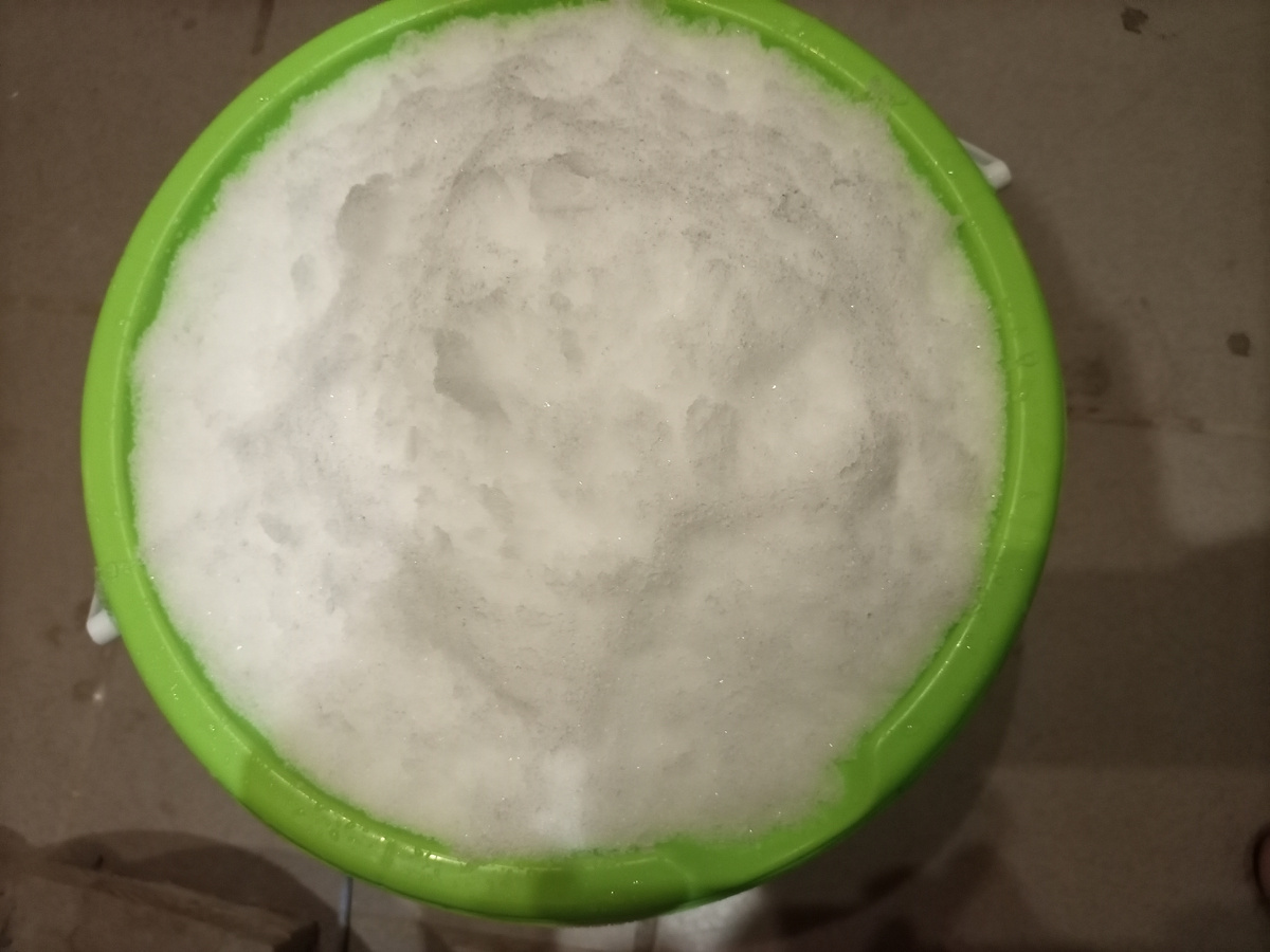 Продаю снег, не дорого, самовывоз, парии от тонны.