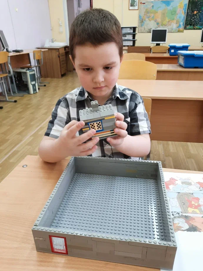 Мой молчун. Сейчас ему 9 лет и его просто невозможно переслушать.