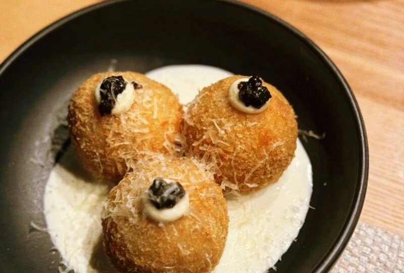 Аранчини с копченой уткой и грибами: простой рецепт от сахалинского су-шефа