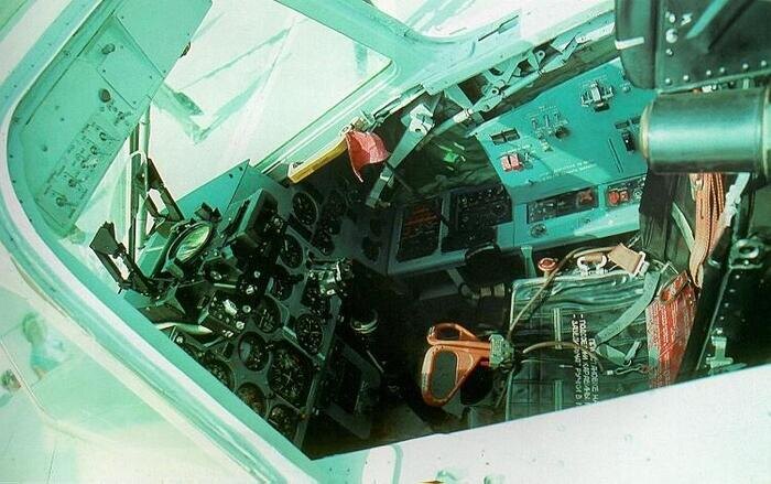 Интерьер кабины самолета. Фото: topgun.rin.ru