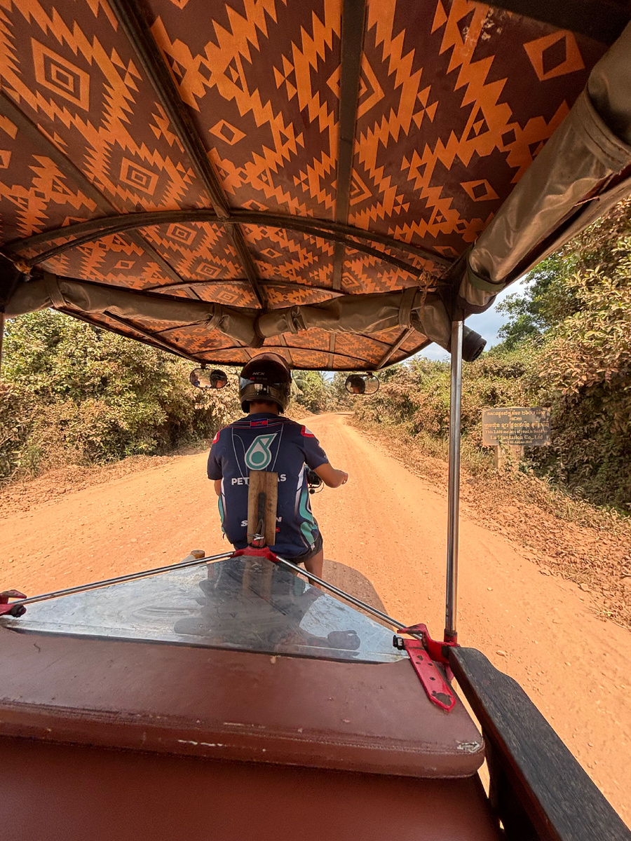 На этом тук-туке я ехала на ферму зелёного перца в Кампоте. 