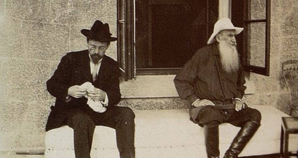 Чехов и Толстой: сложность простых отношений