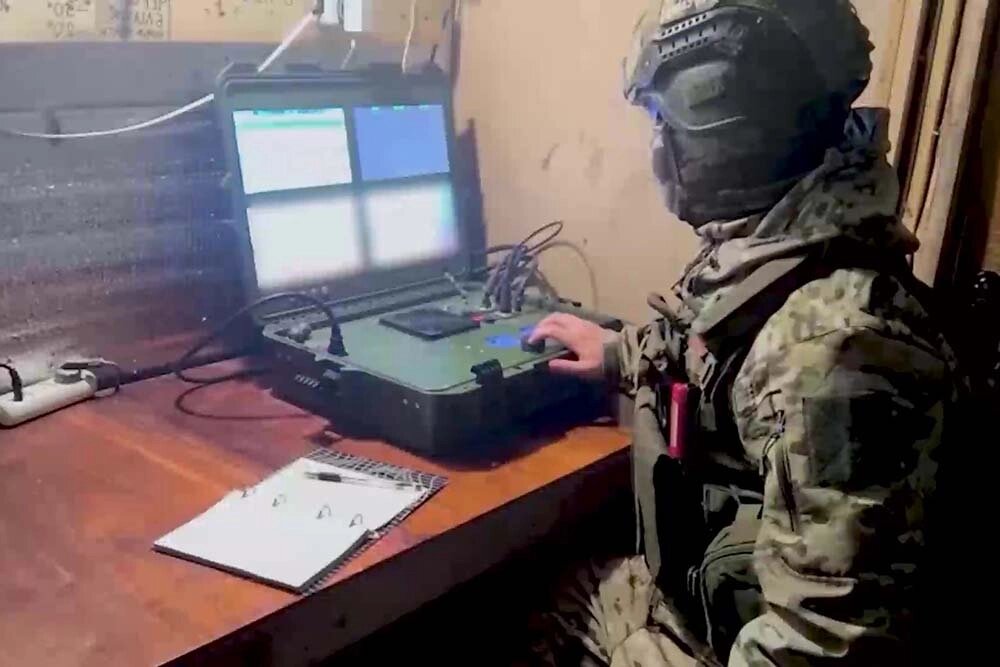    Расчеты станций и комплексов РЭБ 11-го армейского корпуса группировки войск «Север» подавили БПЛА ВСУ в зоне СВО Фото: Министерство обороны РФ
