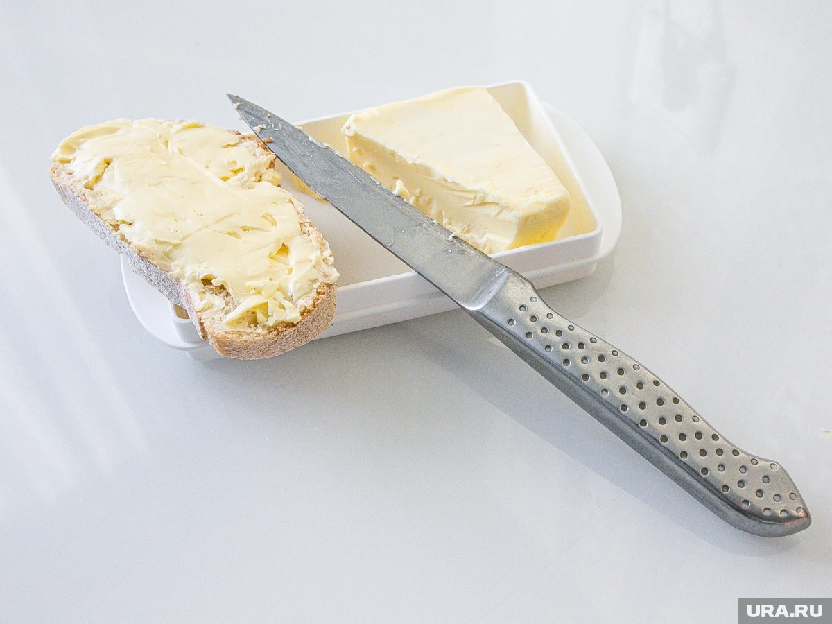     В поддельных масле и сыре молочный жир меняют на растительный и заменяют белок на сою