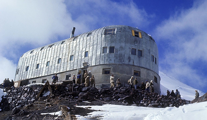 Так "Приют одиннадцати" выглядел до пожара в 1998 году