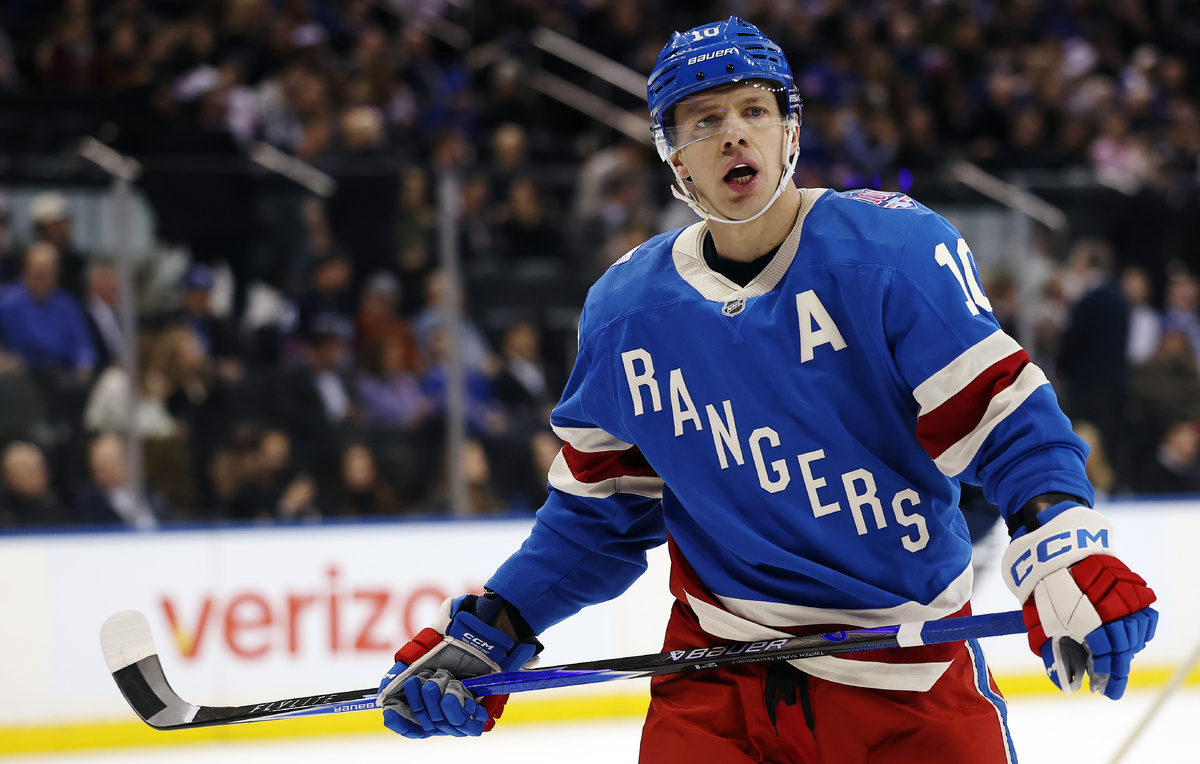    Нападающий "Нью-Йорк Рейнджерс" Артемий Панарин  Sarah Stier/Getty Images