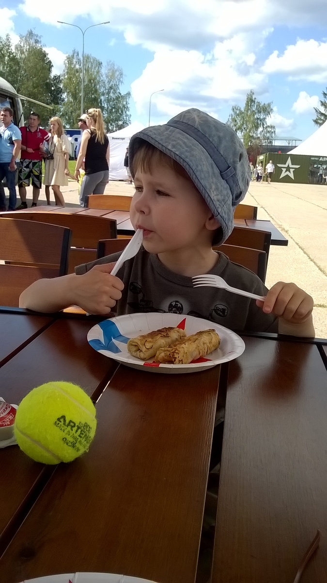 Уговаривать поесть не нужно было. Парк Патриот