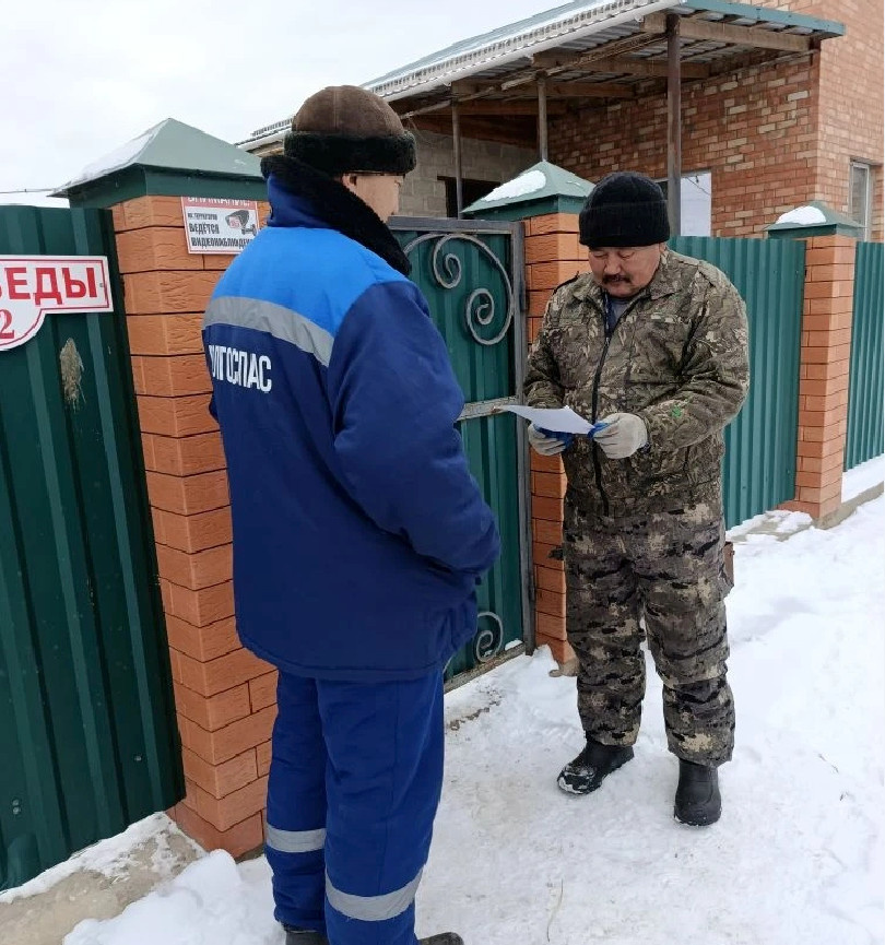 специалисты ГКУ "Волгоспас" разъясняют гражданам, как обезопасить свой дом и не допустить пожара