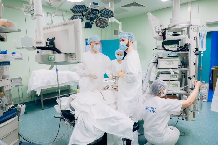 В Красноярске врачи удалили опухоль печени лапароскопически