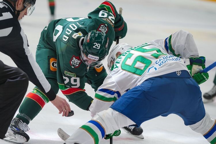    Нэйтан Тодд (слева) и Владислав Ефремов.   
Фото: ak-bars.ru