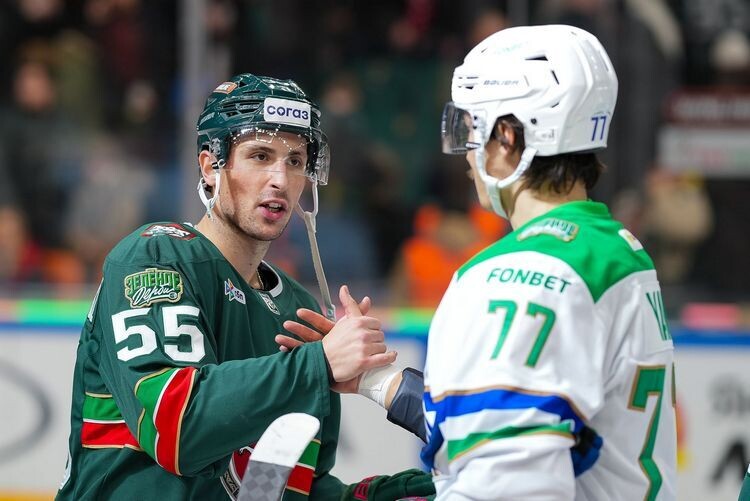    Александр Хмелевский (слева) и Денис Ян.   
Фото:  ak-bars.ru