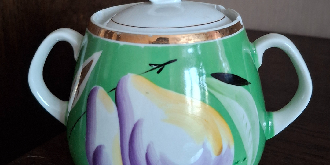 Сахарница с грушами.