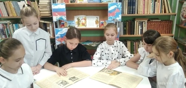    В школе №4 имени  Д.В. Бондаренко "Наша газета"