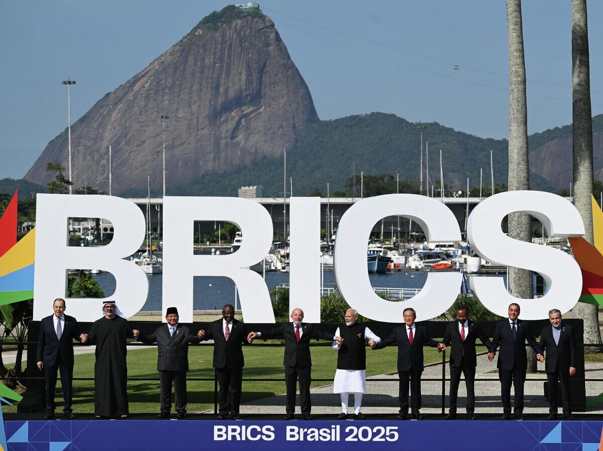    Церемония фотографирования участников XVII саммита БРИКС под председательством Бразилии в Рио-де-Жанейро© РИА Новости . Кирилл Зыков