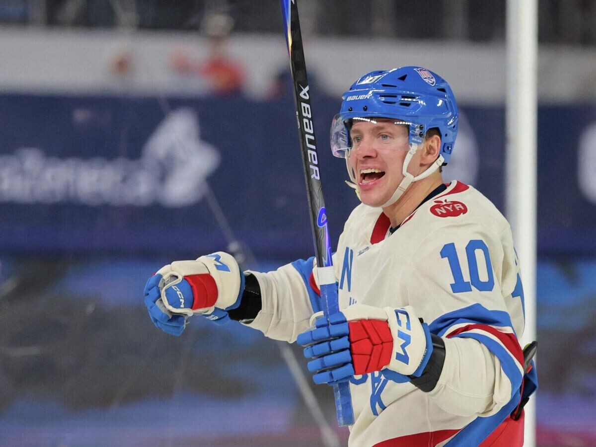    Хоккеист "Нью-Йорк Рейнджерс" Артемий Панарин | © REUTERS / Sam Navarro