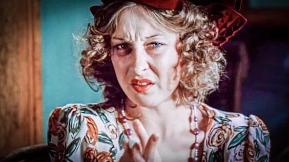 ЯндексКартинки. Лариса Ивановна Удовиченко в роли Маньки-Облигации в фильме "Место встречи изменить нельзя"