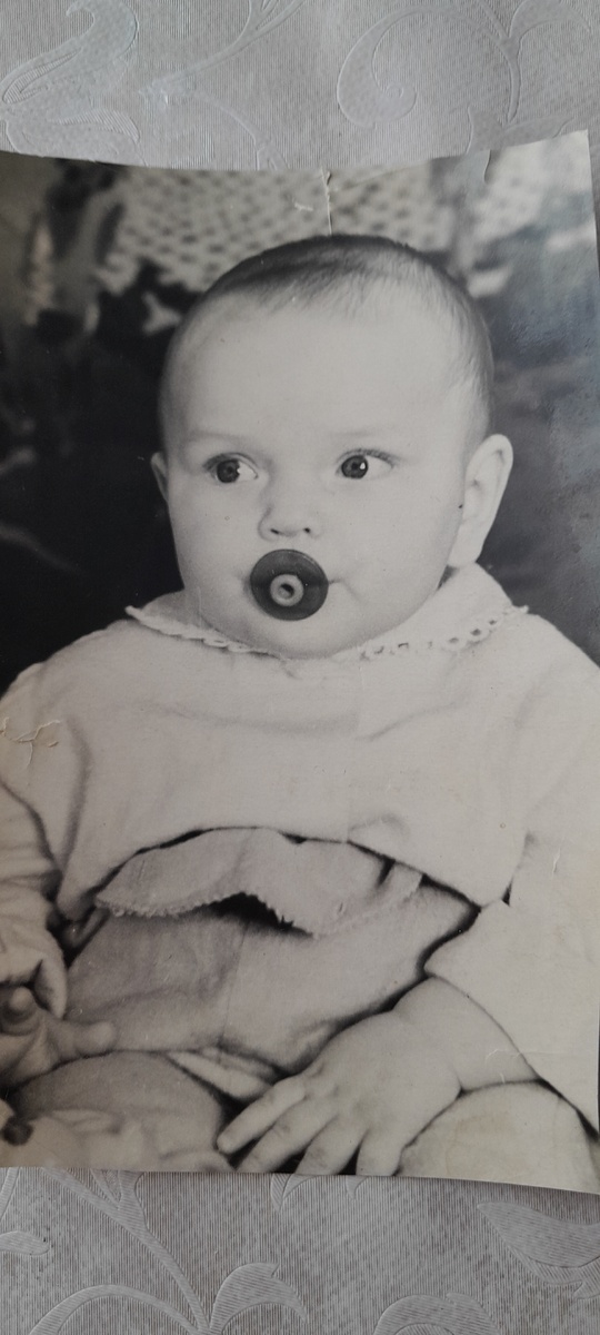 1964 год, здесь ему ровно год.