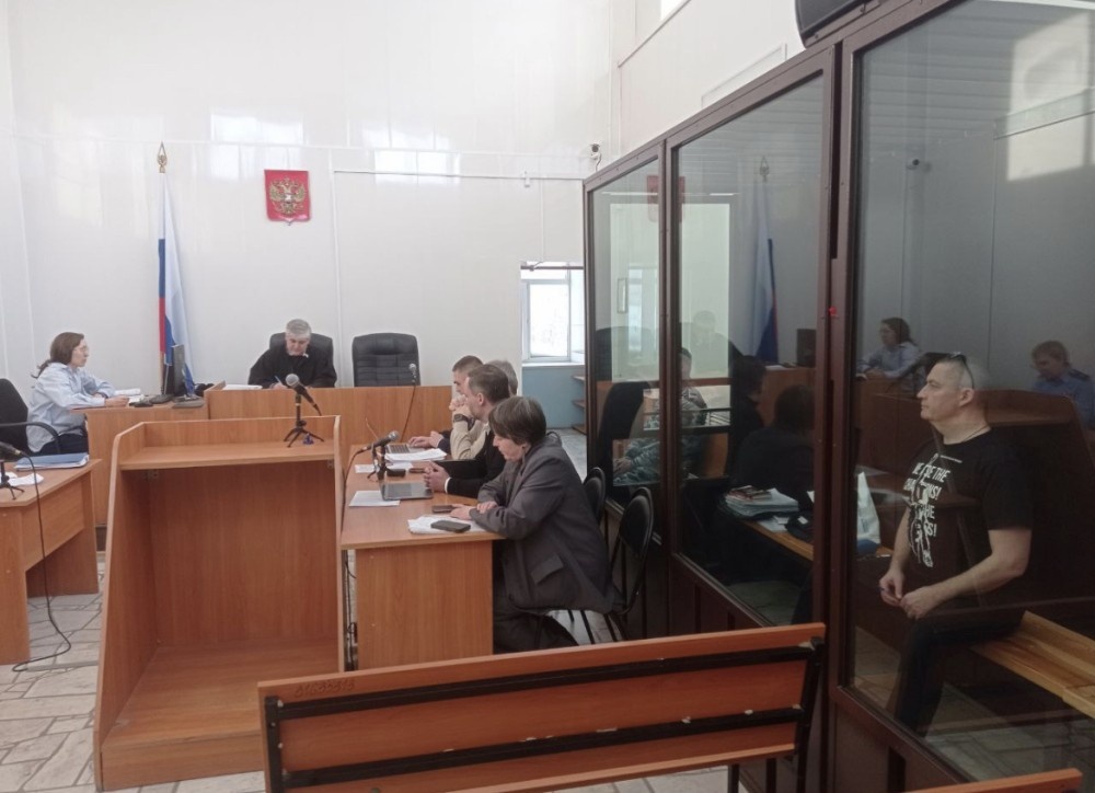    Прения по делу экс-мэра Ижевска Бекмеметьева начали в Нефтекамском горсуде