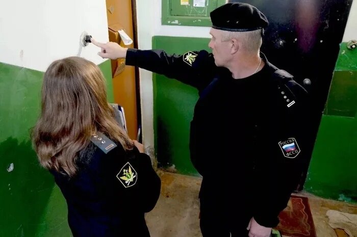 В Красноярске приставы незаконно реализовали 20 квартир за долги и фактически оставили людей без жилья