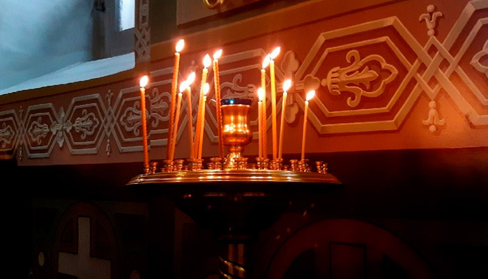 Для умершего особенно важны молитвы за него в течение сорока дней после смерти (поскольку в период с девятого по сороковой день душа покойного предстает перед господом). Фото: 1MI