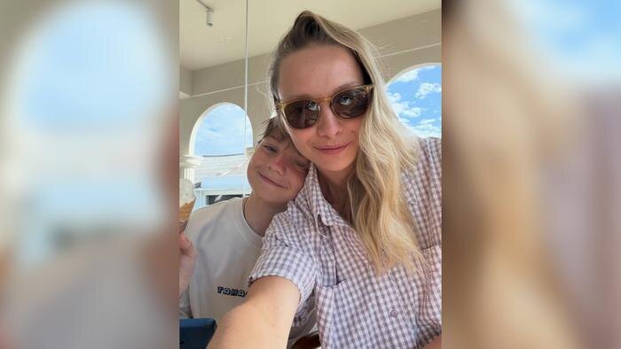 Ольга Вилкова и её сын Пётр. Обложка © Instagram (признан экстремистской организацией и запрещён на территории Российской Федерации)/ oldkavilochka