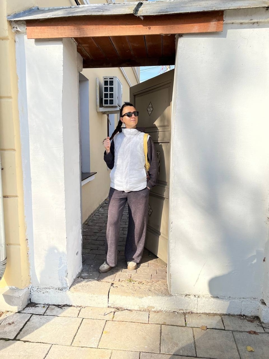 Фото из личного архива. Это я в одном из дворов города Суздаль.