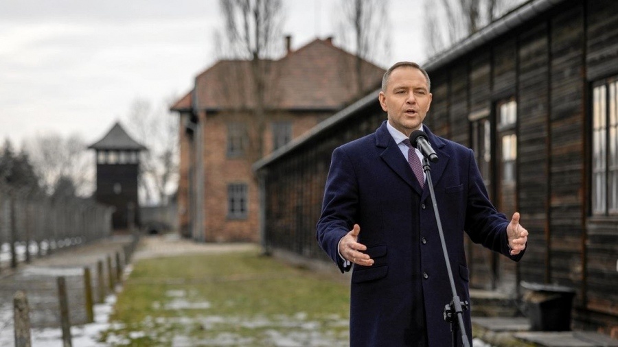 Кароль Навроцкий выступает в духе исторического ревизионизма