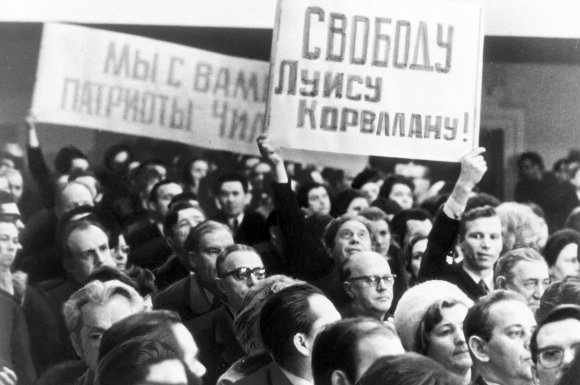 А что, Луиса Корвалана в своё время коммунистам удалось вызволить... Может быть и с Мадурой прокатит?