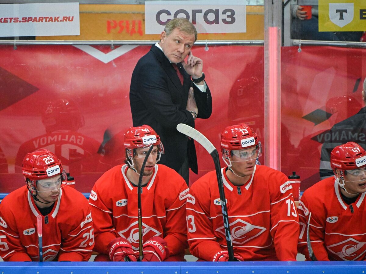    Главный тренер ХК "Спартак" Алексей Жамнов | © РИА Новости / Сергей Гунеев
