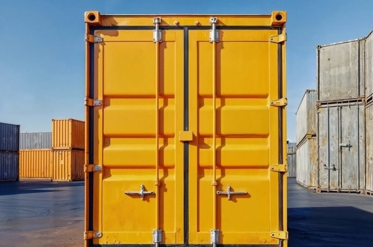    Через порт Тольятти могут проходить десятки тысяч контейнеров в год