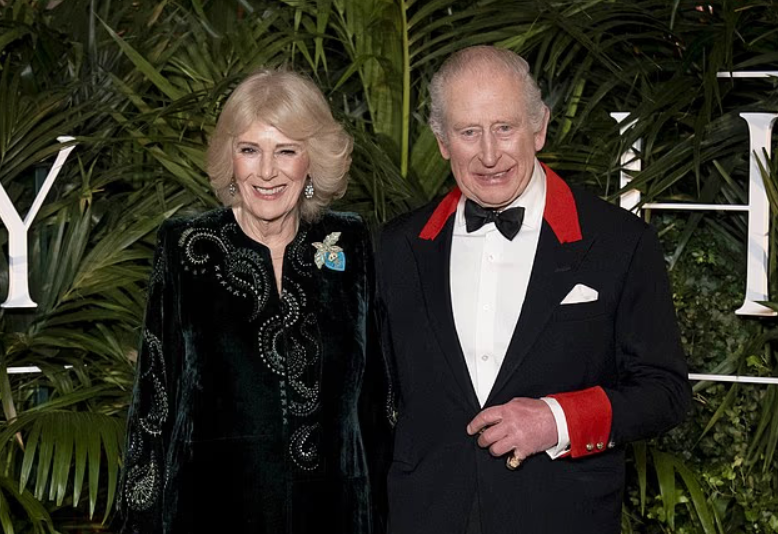 Король Карл III устроил первую в истории кинопремьеру в Виндзорском замке