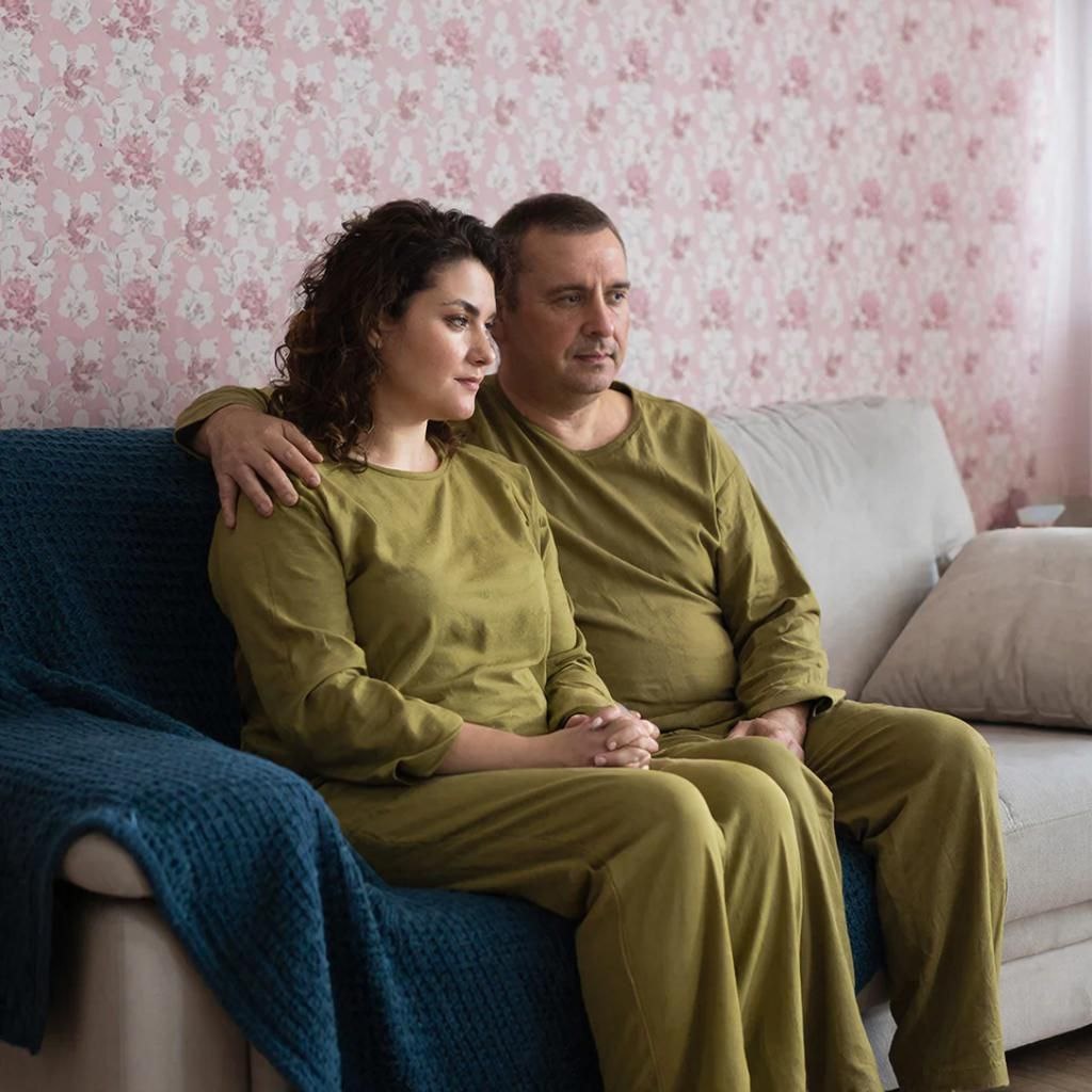 В городе В. живут душевные хорошие люди, наши хозяева еще не знают, что у них гостят люди из будущего.